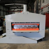 Roof panel curving machine